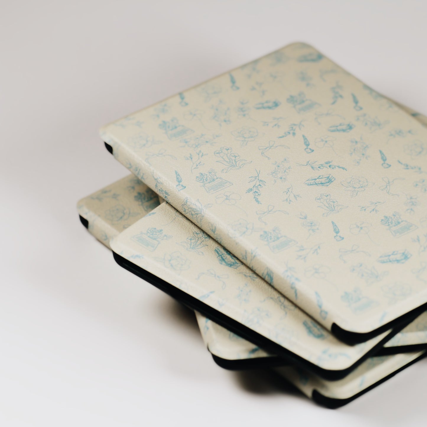 bleuvine • Kindle case