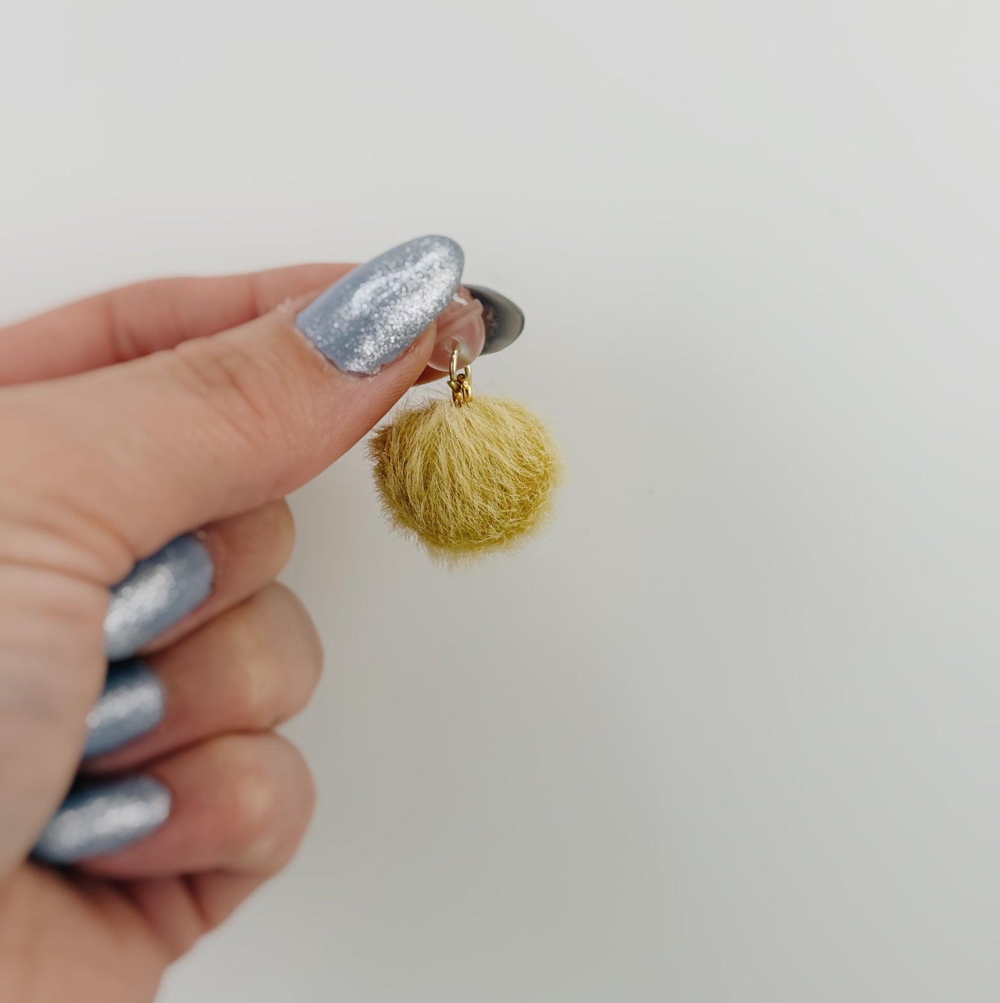 pom poms • Charm