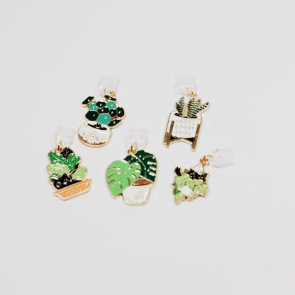 potted plant cat • Charm