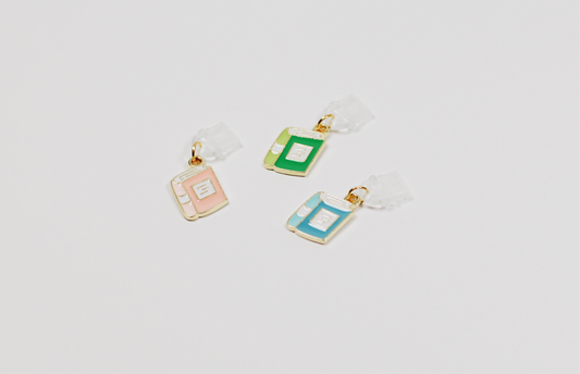 lil books • Charm